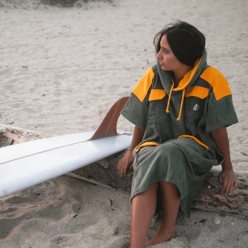 Poncho Surf Adulte Saint Jacques Wetsuits Cargo Kaki 4 Poncho Surf Adulte Saint Jacques Wetsuits Cargo Kaki – Image 2