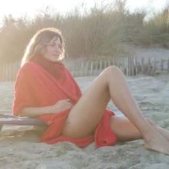 Poncho Surf Femme Saint Jacques Wetsuits Cape Rouge -Sports Nautiques Série Magasin poncho surf femme saint jacques wetsuits cape rouge 2